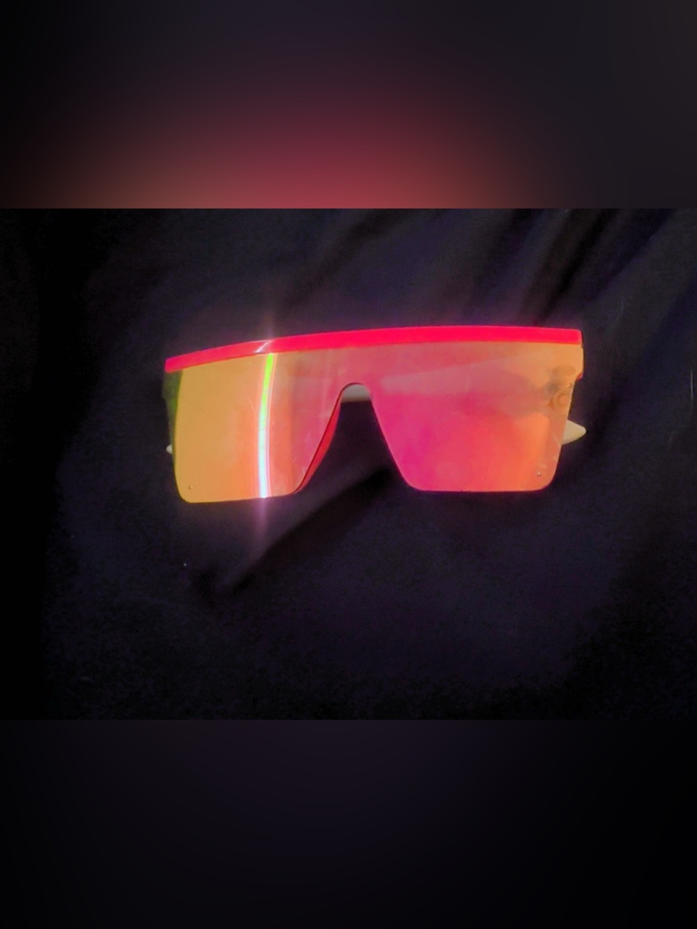 Zara Futuristic Shield Sunglasses in Holographic Mirrored Pink-Orange